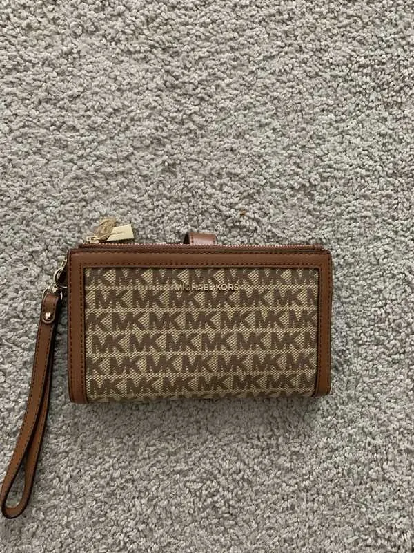 Adele Logo Jacquard Smartphone Wallet