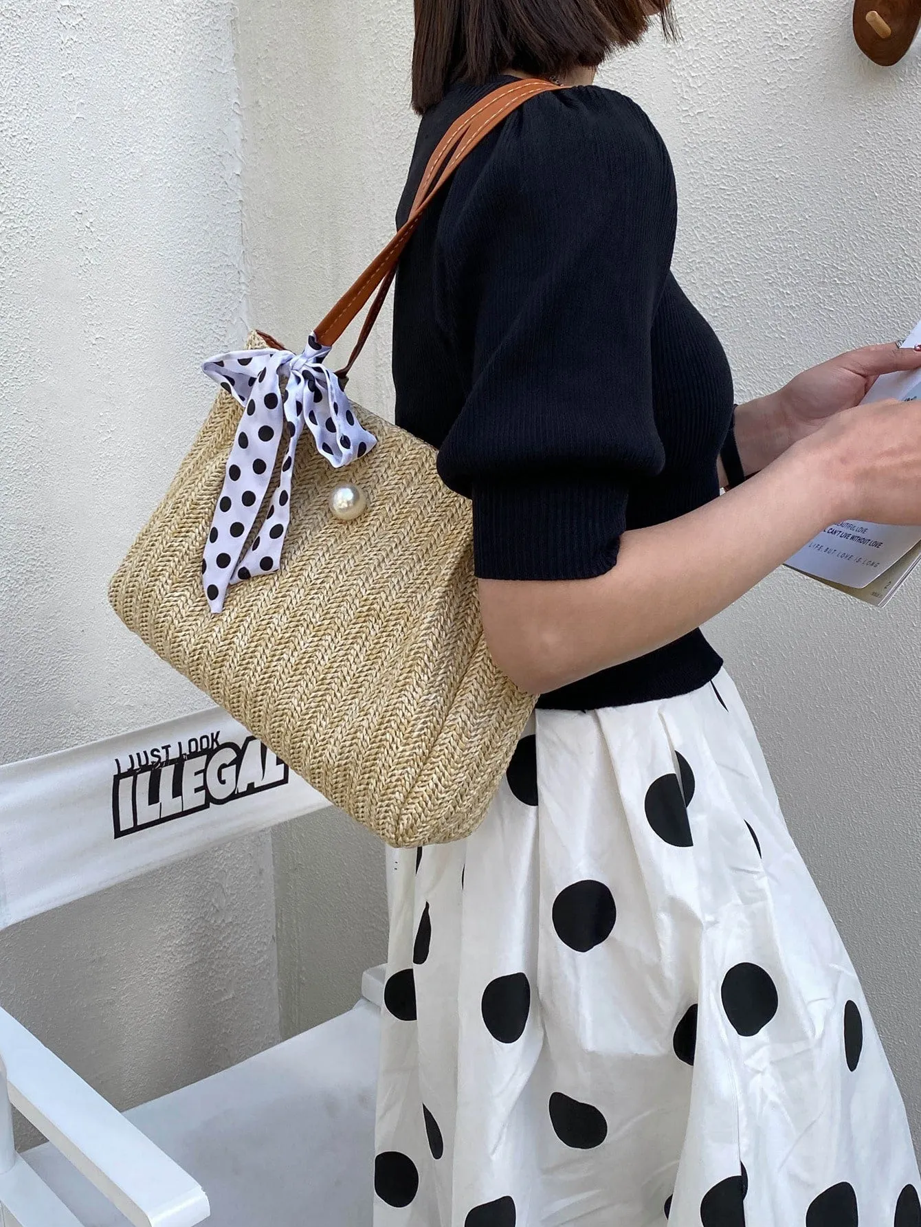Twilly Scarf & Faux Pearl Decor Straw Bag
